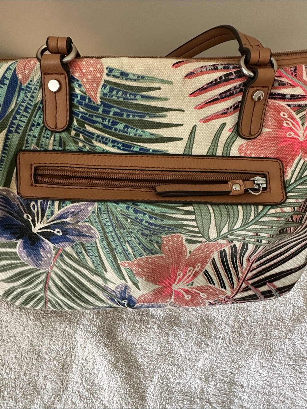 Rosetti Tan-Trim Tropical Floral Tote in Multicolor Print - Picture 7 of 11